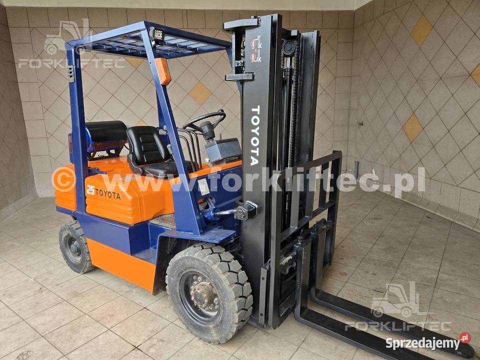 Wózek widłowy TOYOTA 5FG25 TOYOTA 5FGF25 widlak sprzedam