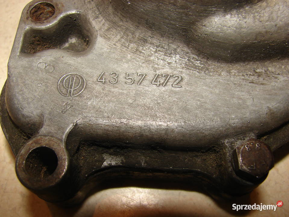 Pompa wody Fiat 125p z PRLu osobowe pomorskie Starogard Gdański