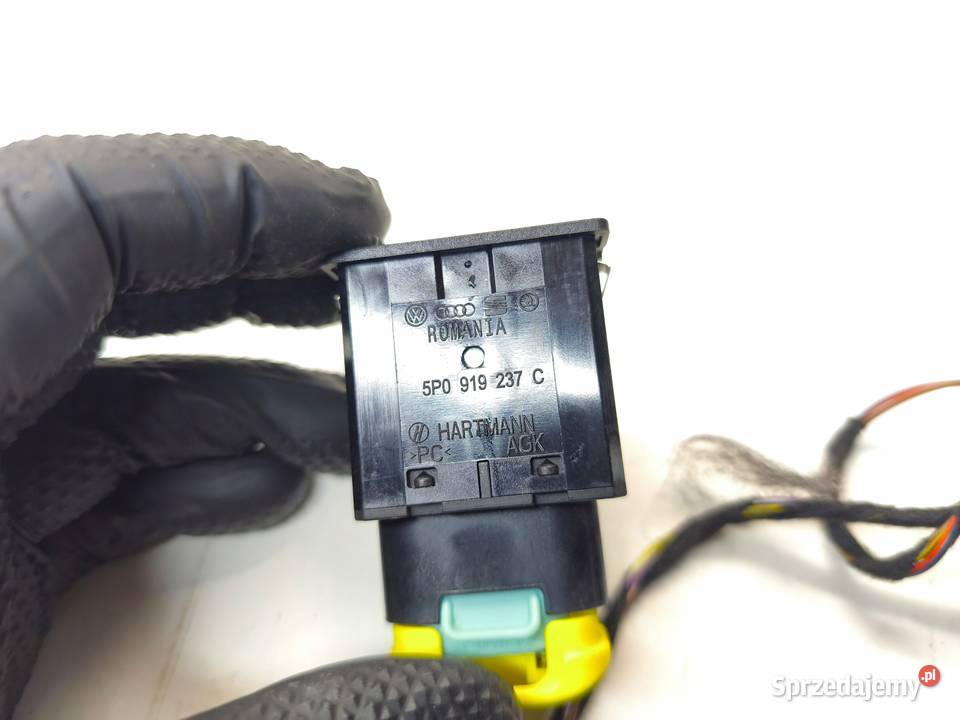 WIĄZKA SCHOWKA AIR BAG AUDI A1 8X 8X0971679K osobowe Przystajń