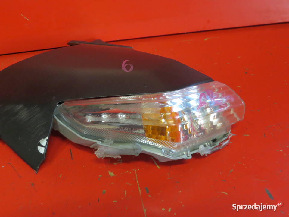 SUZUKI GSR 600 GSR600 K10 09 kierunkowskaz sprzedam