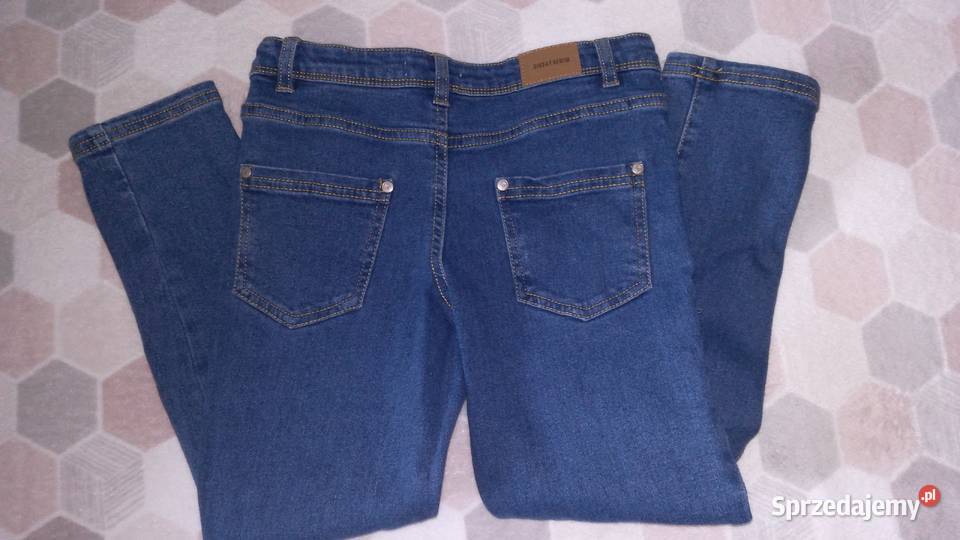 Ubrania chłopięce r134 dres spodnie jeans bluzka Leszno