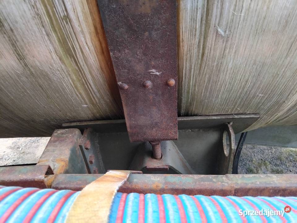 Beczka asenizacyjna Fortschritt HTS100 beczkowóz nieuszkodzony