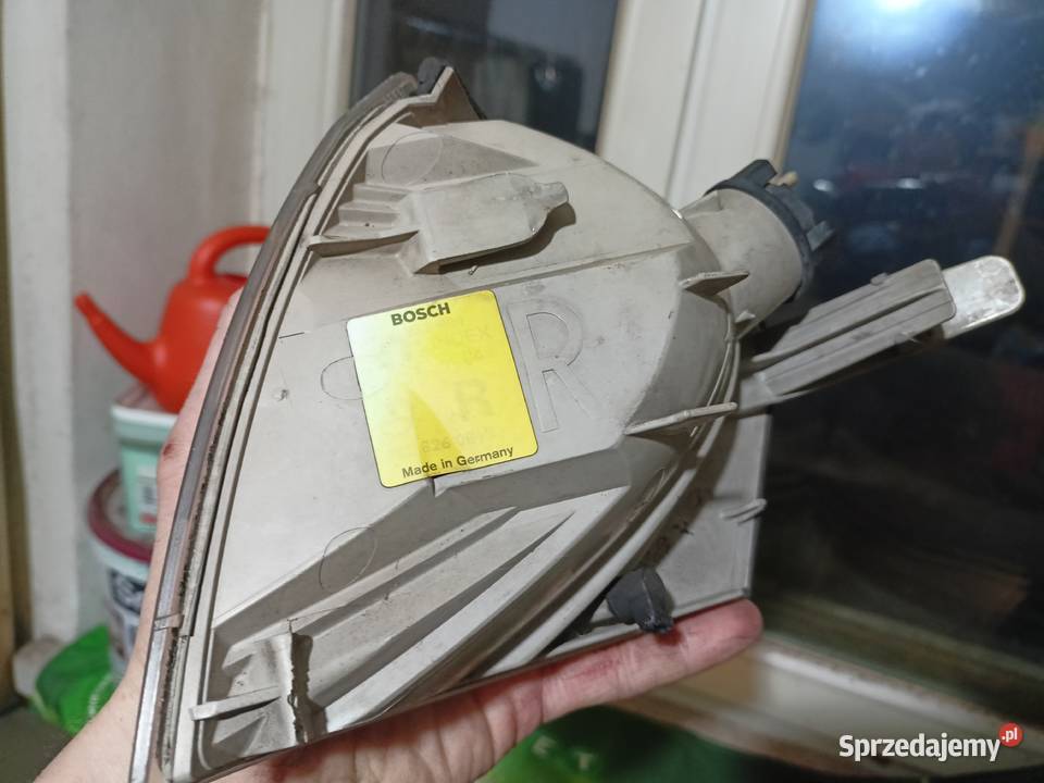 Mercedes W202 lampy przód prawa reflektor