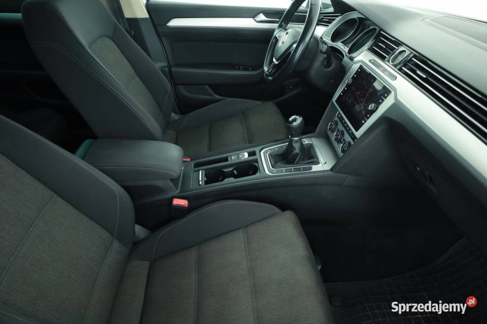 VW Passat 20 TDI biały Passat mazowieckie Piaseczno
