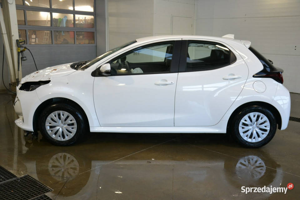 Toyota Yaris 15 benzyna 125 bez przebiegu MODEL małopolskie Kęty