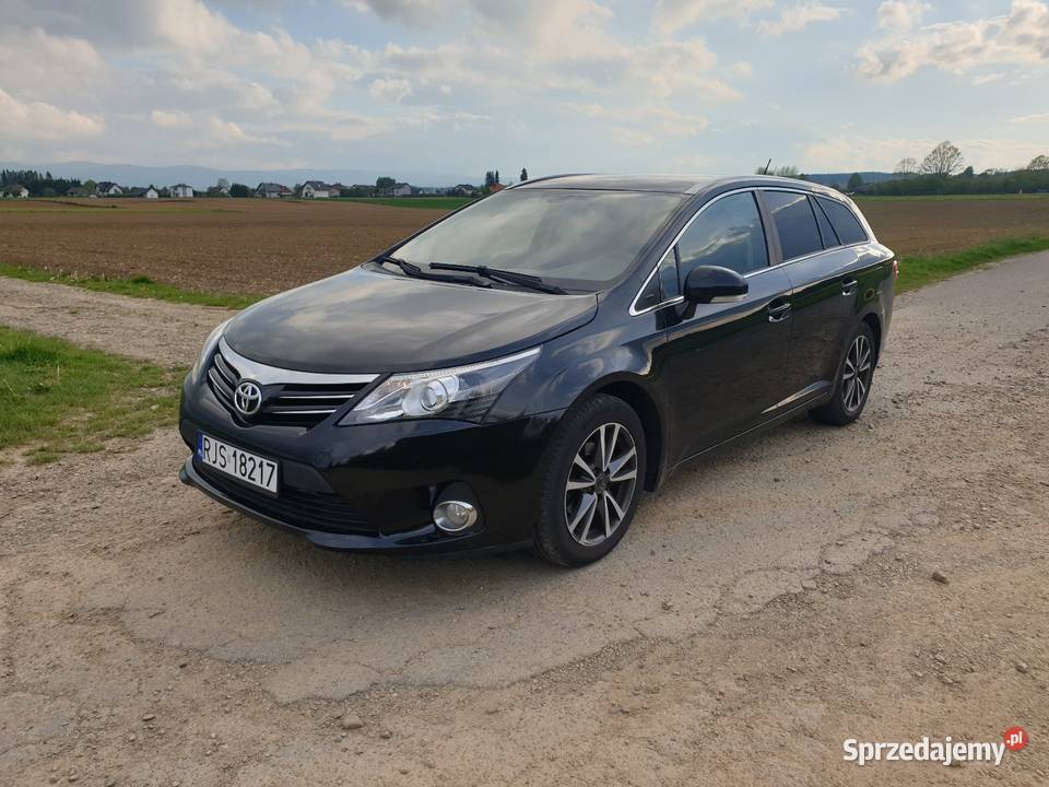 Toyota Avensis T27 nieuszkodzony