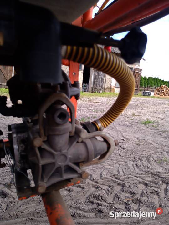 Opryskiwacz jugosłowiański 400 litrów nieuszkodzony Leźnica Wielka