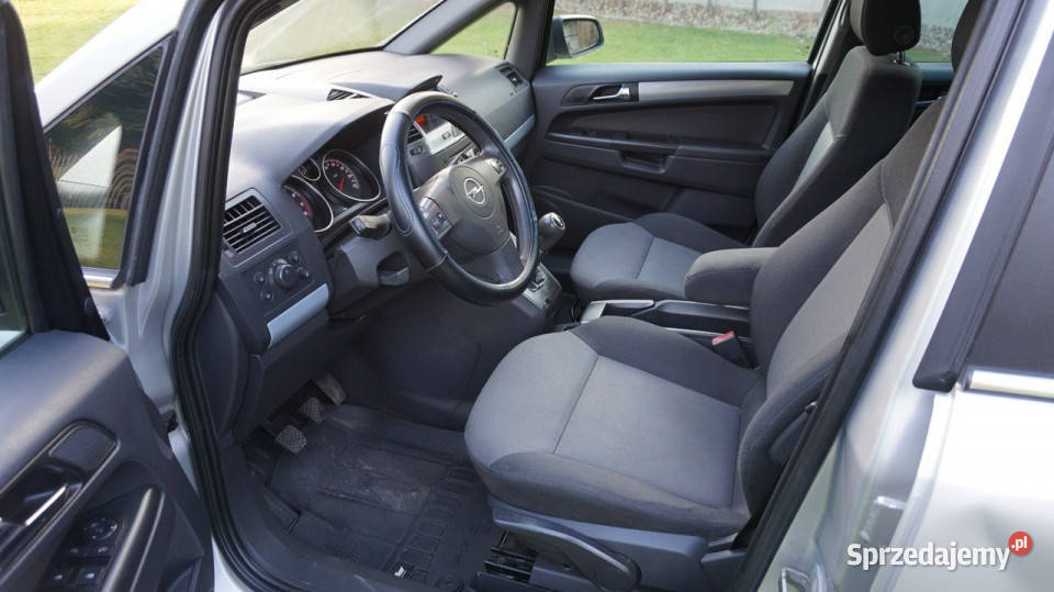 Opel Zafira zarejestrowany ubezpieczony 250800km sprzedam