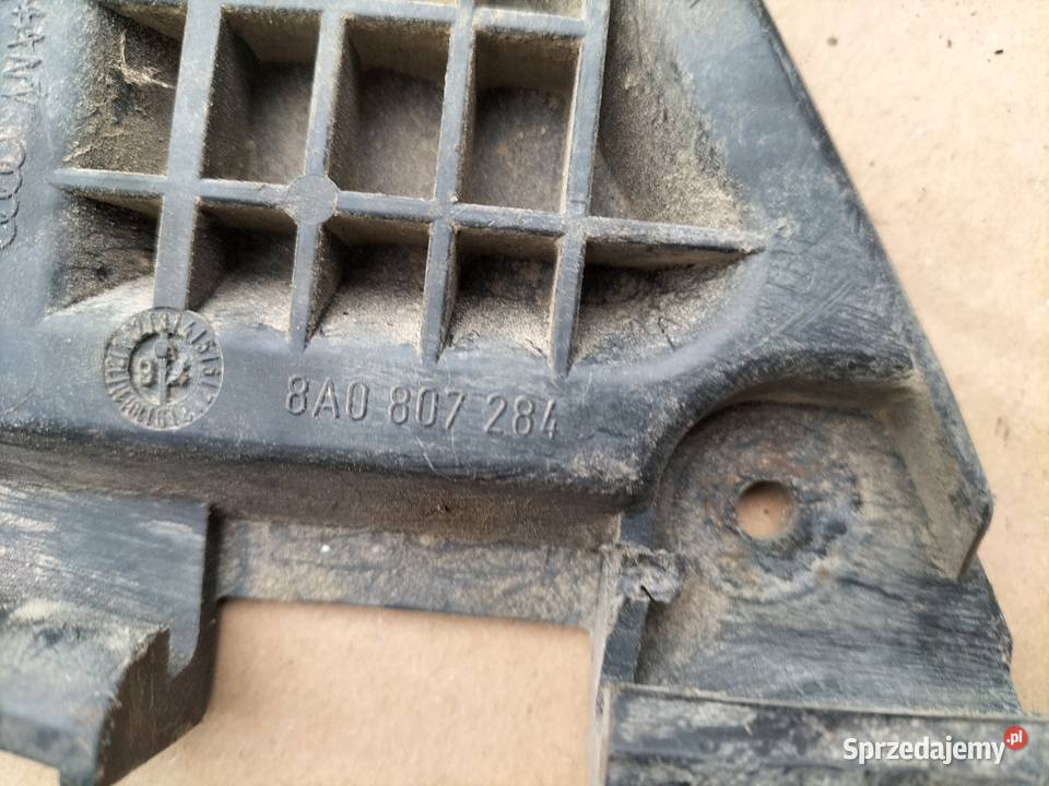 AUDI 80 B4 UCHWYT ŚLIZG ZDERZAKA 8A0807284