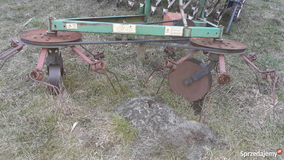 Przetrzasaczka siana pajak siano zgrabiarka łódzkie Ciężków