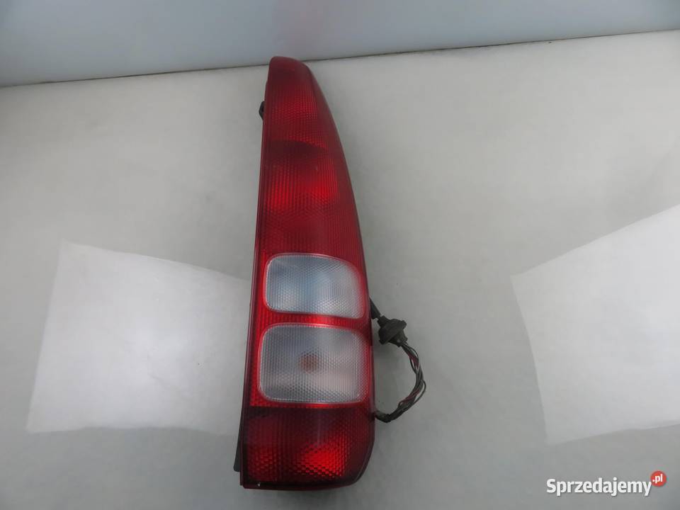 LAMPA PRAWA TYLNA HONDA HRV I GH