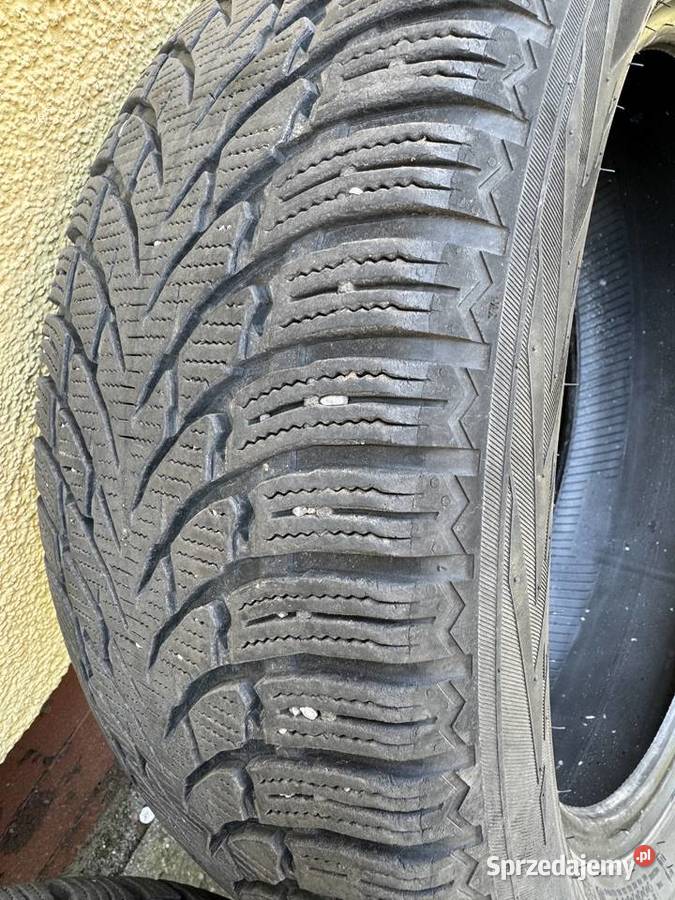 Sprzedam komplet opon zimowych do SUV 24550 R19 Police