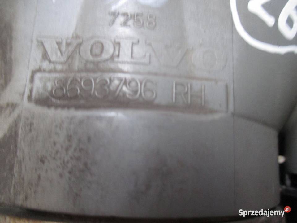 VOLVO XC90 04r halogen prawy przód 8693796 osobowe sprzedam