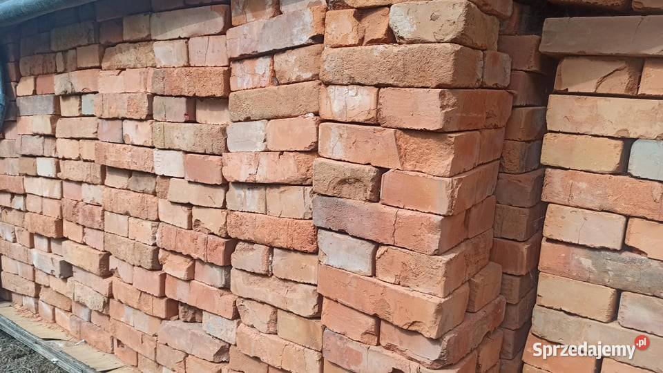stara cegła trzymana pod dachem Rytro