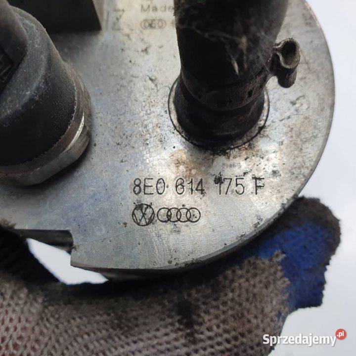 POMPA VOLKSWAGEN PASSAT B5 LIFT 8E0614175F osobowe Lipno