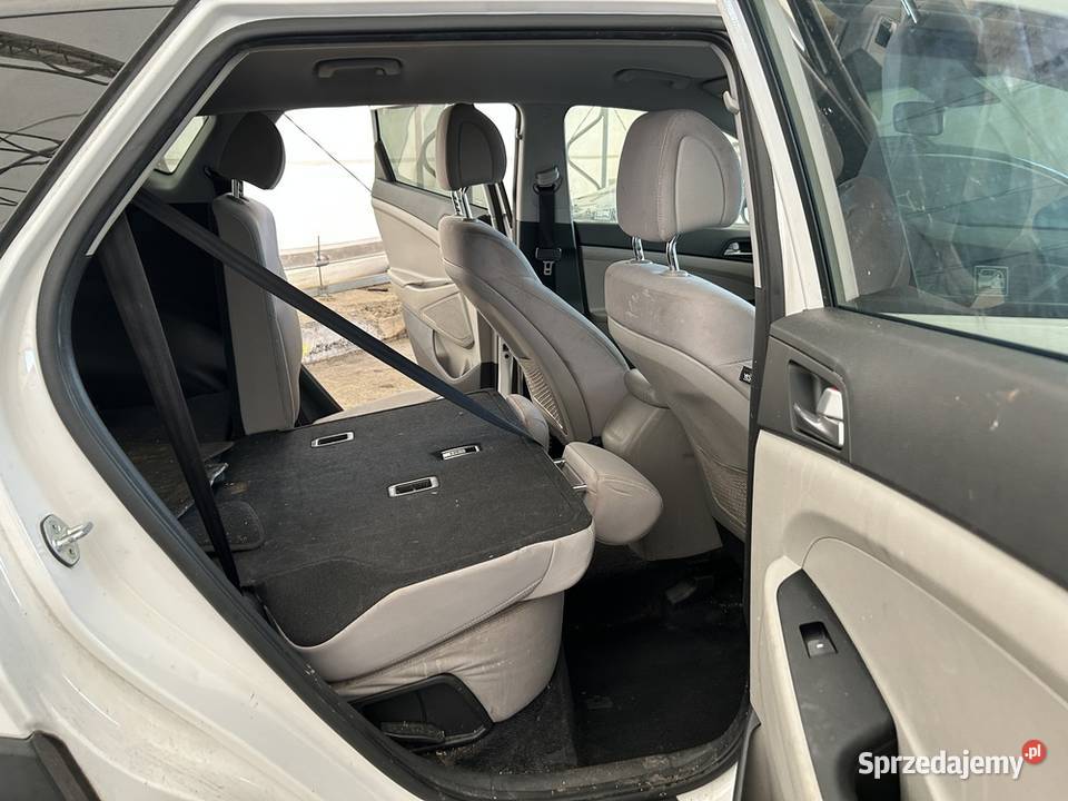 Sprzedam Hyundai Tucson benzyna 20 4x4 automat Warszawa sprzedam