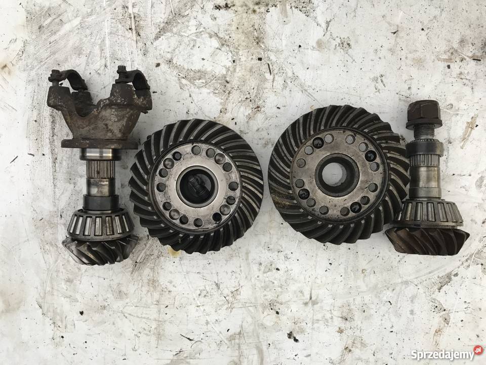 Zwrotnica mostu przedniego prawa Ford 650 655 Kosakowo