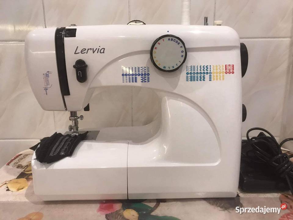 Maszyny do szycia wieloczynnościowe i owerlki