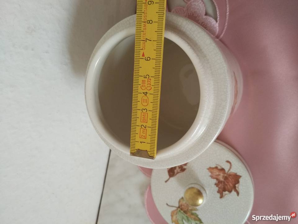 Pojemnik z lisciem Porcelana i szkło