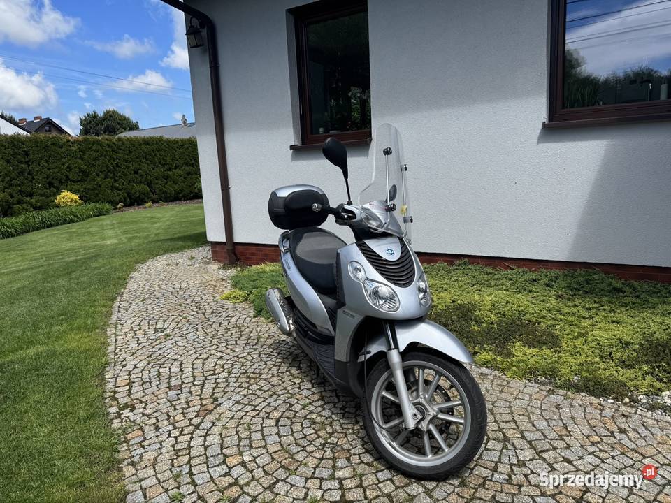 Piaggio Carnaby 125 automatyczna Żernica