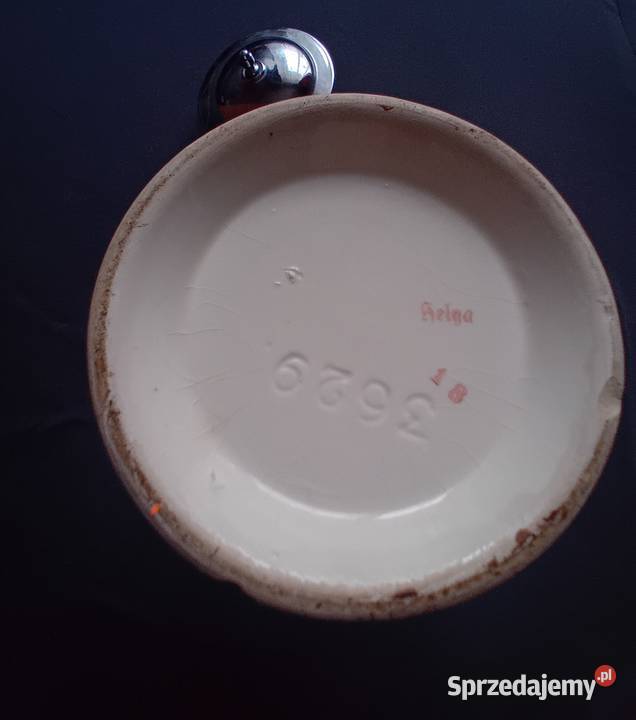 Fajansowy dzbanek z metalową przykrywką Niemcy