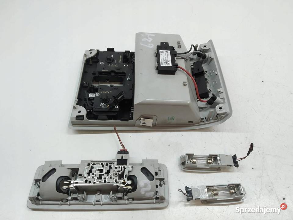 LAMPKA PODSUFITKI Skoda Superb III 2015