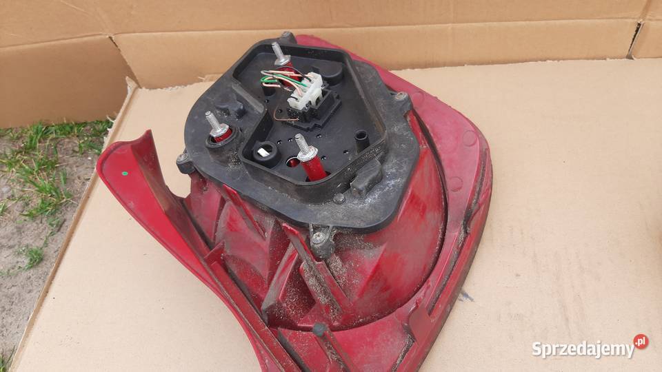lampa tylna prawa lewa Fiat Stilo HB 5 drzwi Dębno