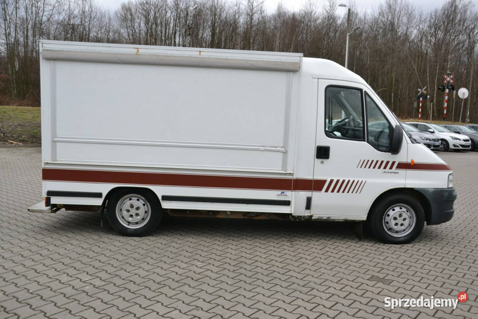 Citroen Jumper sklep food truck witryna pieczywo