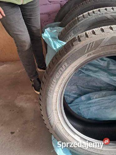 Komplet opon zimowych 2255518 Laufenn 2019r Warszawa