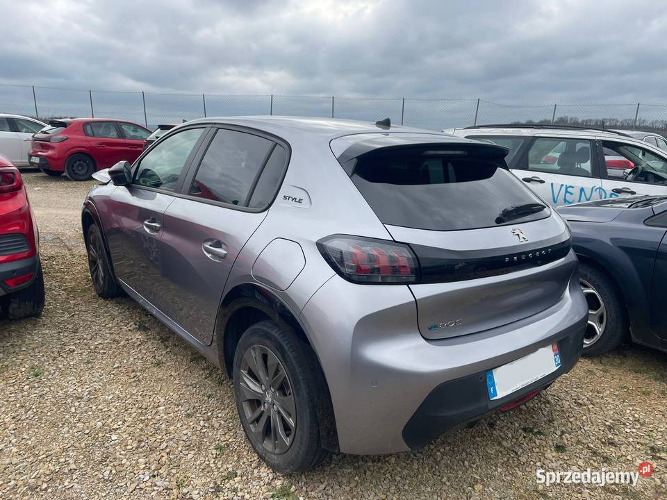 PEUGEOT e208 136 Style GN422