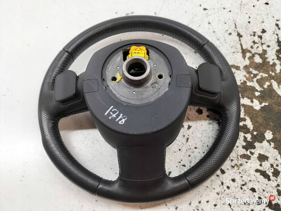 KIEROWNICA TRÓJRAMIENNA SKÓRZANA ŁOPATKI Audi A3