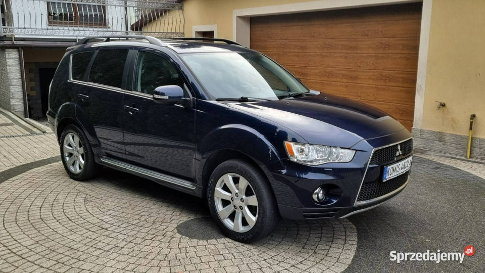 Mitsubishi Outlander 4x4 7 osób 23 177 Opłacony granatowy