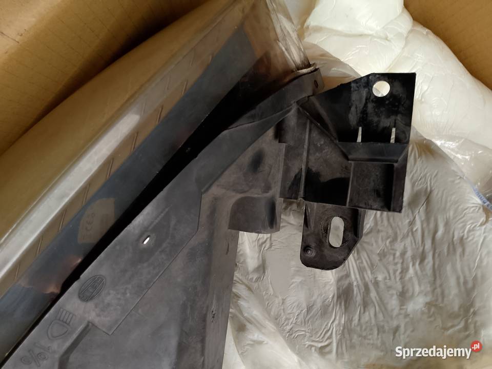 Lampa citroen C4 lewy przód