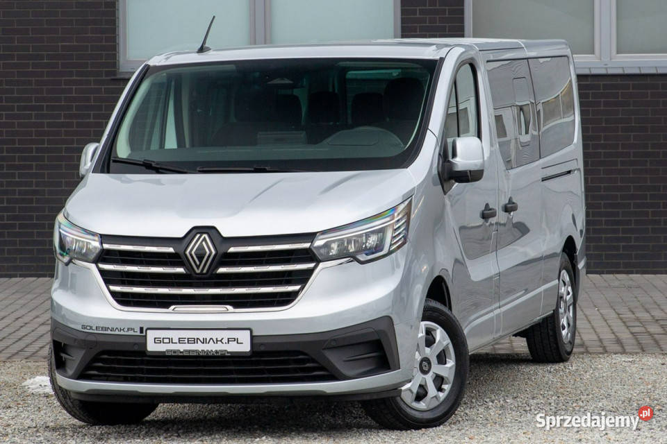 Renault Trafic 8 Osób 20 150 Bogate Wyposażenie srebrny Jarocin sprzedam