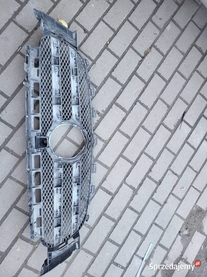 Mercedes E klasa grill przedni Głubczyce