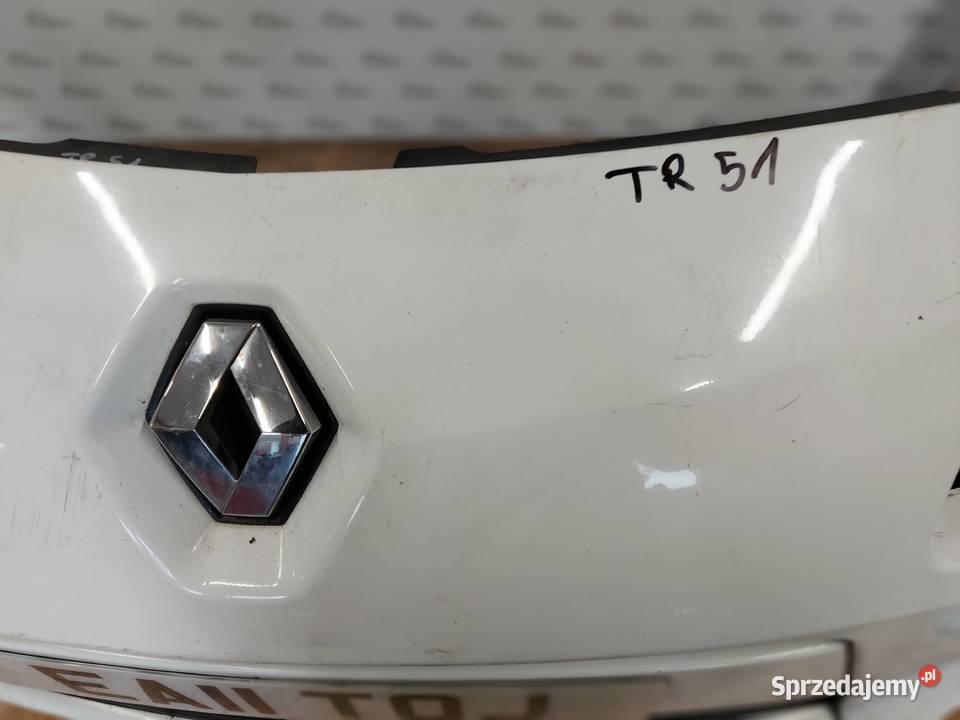RENAULT TWINGO II 10r zderzak przód sprzedam