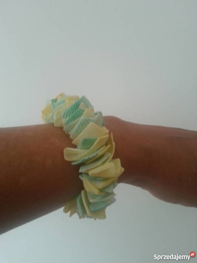 Bransoletka z muszelek na szczupłą rękę