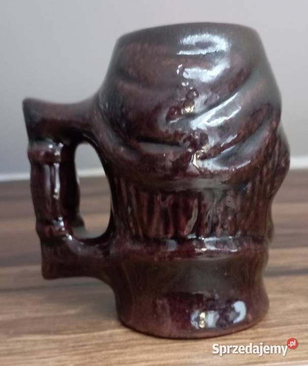 Kufel z kamionki głowa pirata kamionka