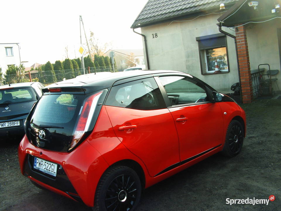 Toyota Aygo 10 Etylina 2018 r Września sprzedam