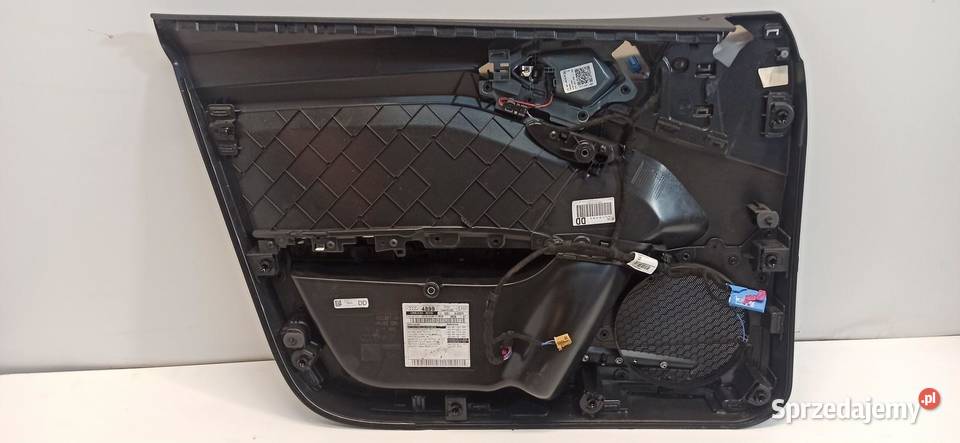 AUDI A1 82A BOCZEK DRZWI PRAWY PRZÓD SPORTBACK osobowe