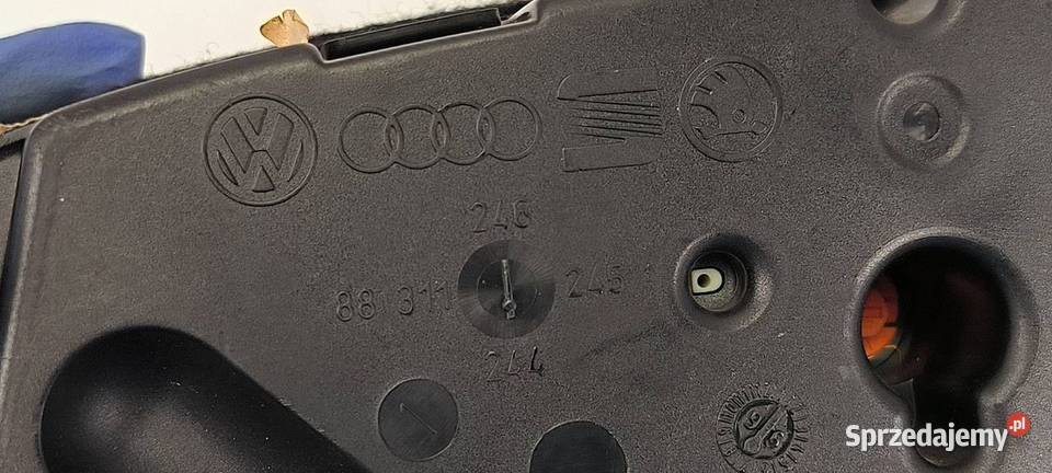 LICZNIK ZEGAR AUDI A3 8L0919860A osobowe Pozostałe Lipno sprzedam