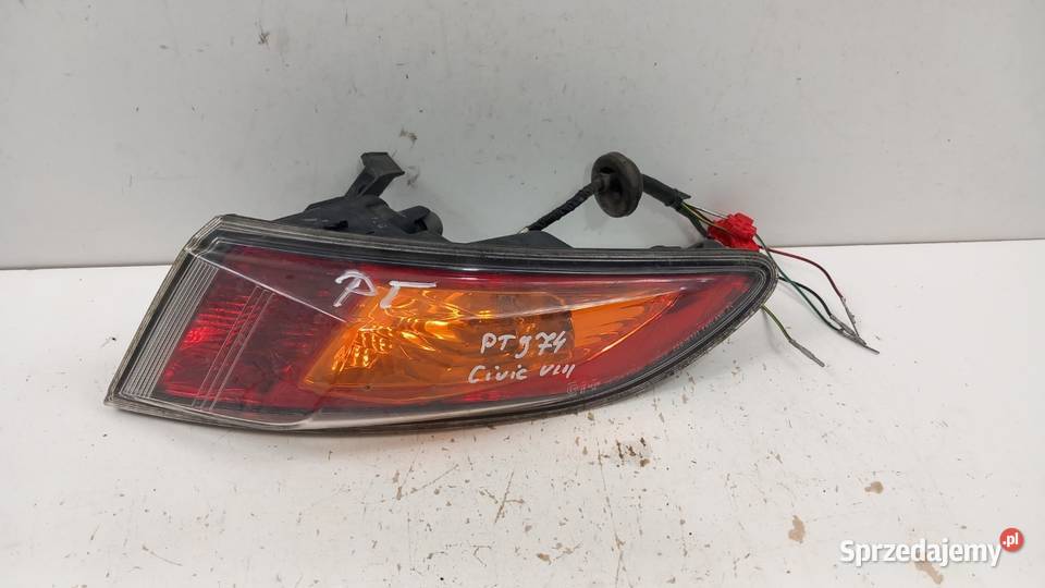 HONDA CIVIC VIII UFO HB LAMPA TYŁ PRAWA osobowe