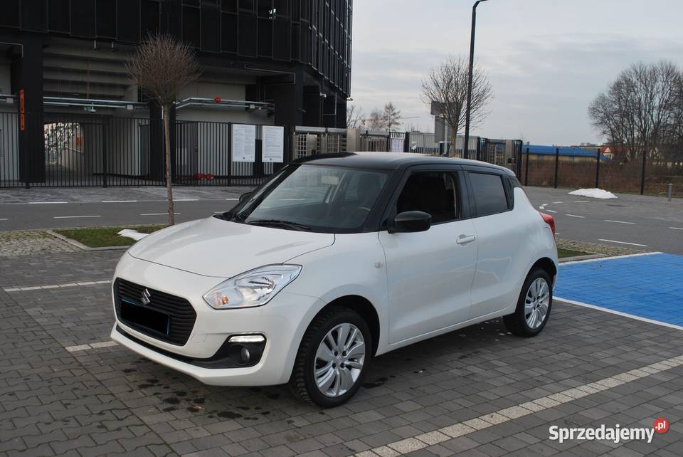 Suzuki Swift 4x4 12 Hybryda 90 Klima Alufelgi gniazdo AUX Motoryzacja małopolskie Nowy Sącz