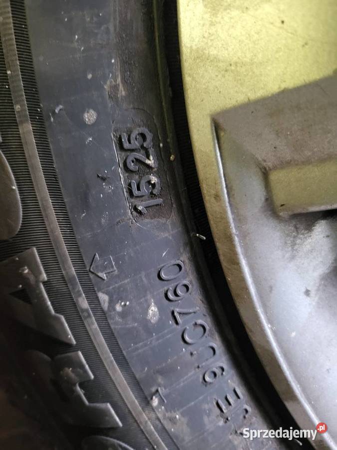 Vivaro kola opony c kołpaki sruby Jędrzejów