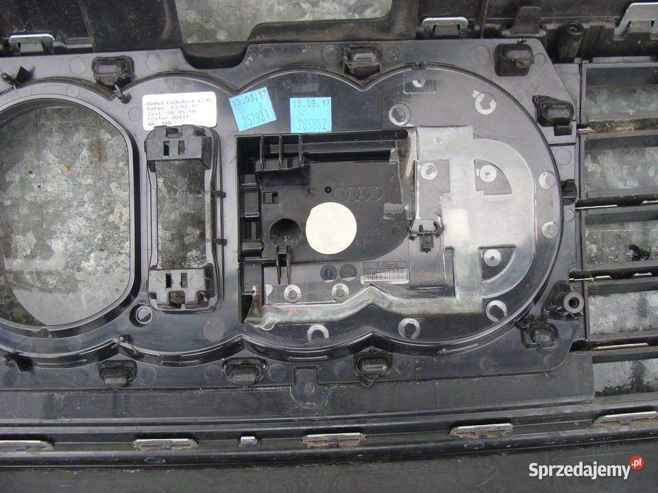 AUDI A3 ETRON 16 GRILL ATRAPA RADAR 8V4853651LN