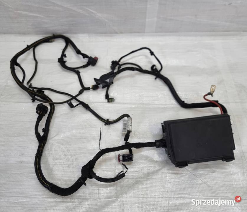 SKRZYNKA BEZPIECZNIKÓW OPEL CORSA D 14 13292736 osobowe