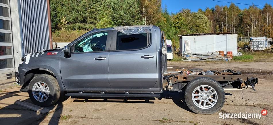 DRZWI CHEVROLET SILVERADO 1500 2020 Rok produkcji 2020 pomorskie