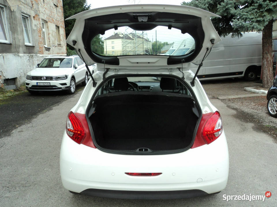 Peugeot 208 sprzedam peugeota 208 14 HDI I isofix Lublin sprzedam