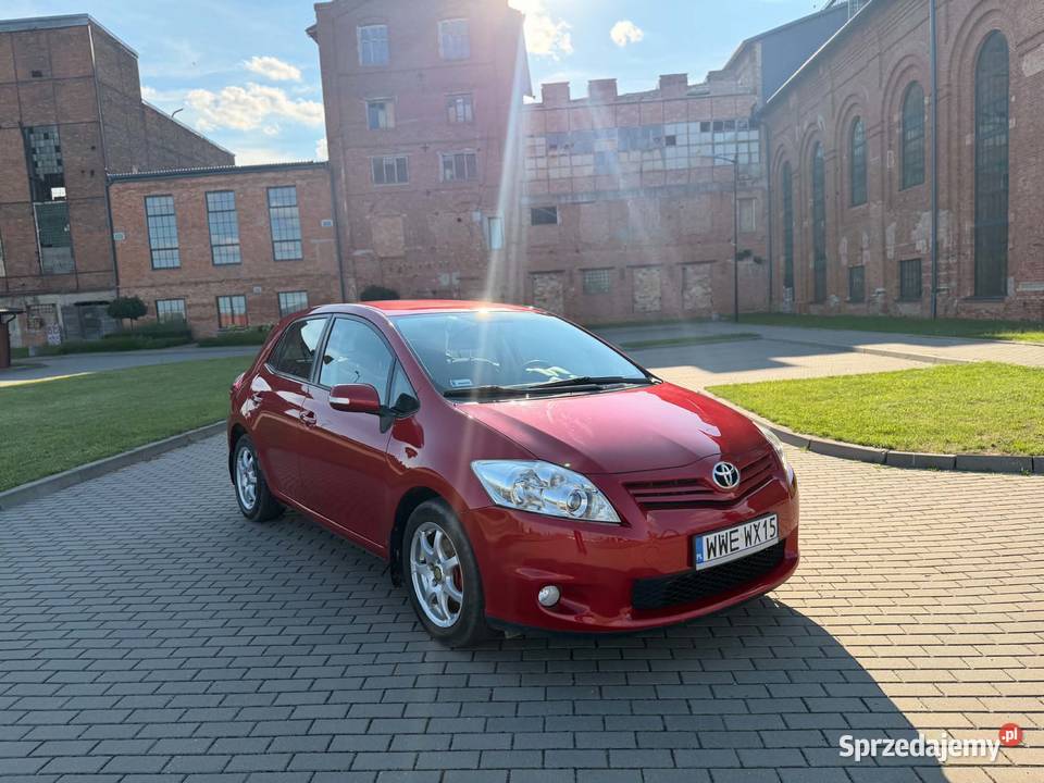 Toyota Auris 16 benzyna nieuszkodzony Węgrów