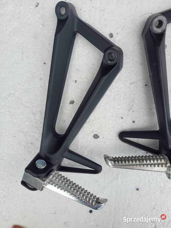 YAMAHA R3 R 3 1924 SET PODNÓŻEK PASAŻERA sprzedam